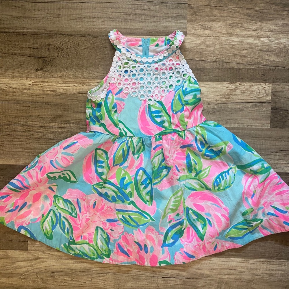5 Girls size 4 Lilly Pulitzer Dresses. Like new.